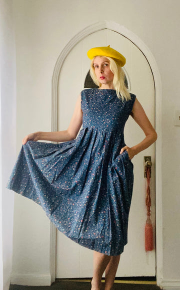 80s Vintage Handmade Cotton Floral Sleeveless Back Zip Cutout Design Cottage Midi Dress S/M
