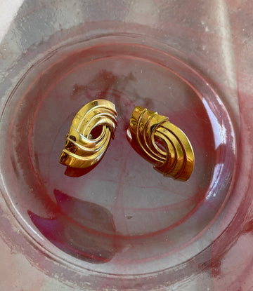trifari 80s gold clip earrings