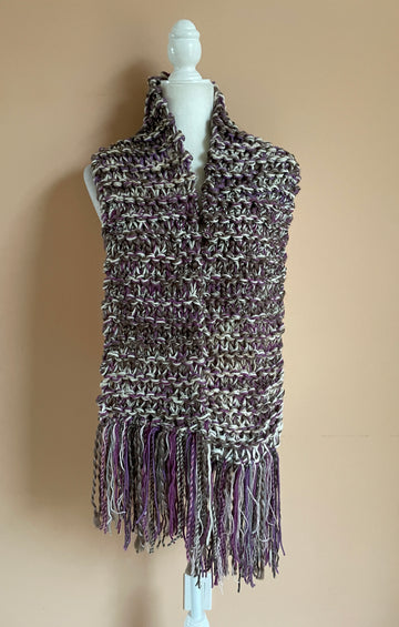 2000s Wrap me Up Handmade Fringed Wool Blend Winter Scarf