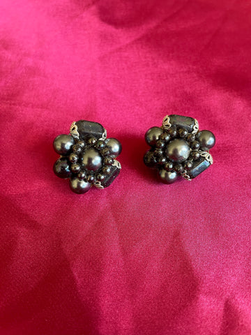 50s Vintage Gray Cluster Beaded Flower Clip Earrings