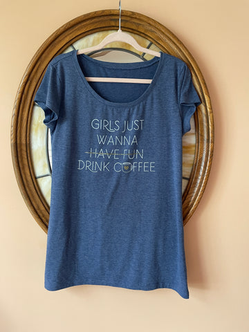 2000s Soft Rayon Blue Girls Like Coffee Golden Accent Pullover Comfy T Shirt M/L