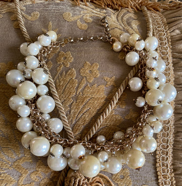80s Vintage Gold Tone Faux Pearl Cluster Beaded Chunky Choker Necklace.