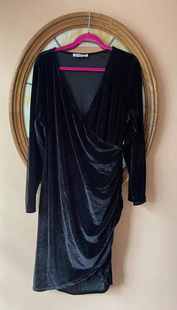 90s Vintage Black Velvety Poly Spandex Ruched Side V Neck Side Zip Closure Dress. XXL
