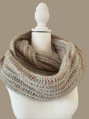 2000s 100% Acrylic Wrap Circle Winter Scarf