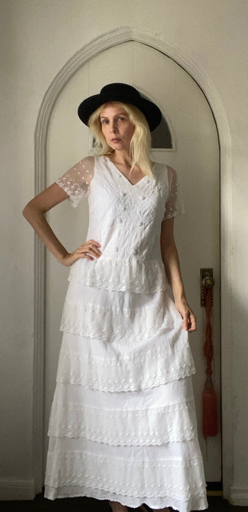 2000s White Cotton Flax Lined Floral Lacy Tiered Side Zip Maxi Dress Sm