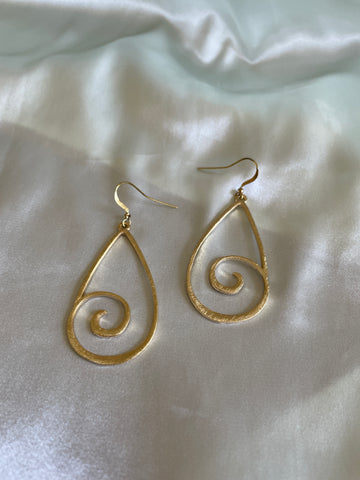 2000’s Gold Tone Geometric Modern Blondes in Heaven Hand Picked Pierced Earrings