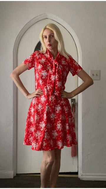 How to Identify True Vintage Clothing (Tags, Seams, Materials)
