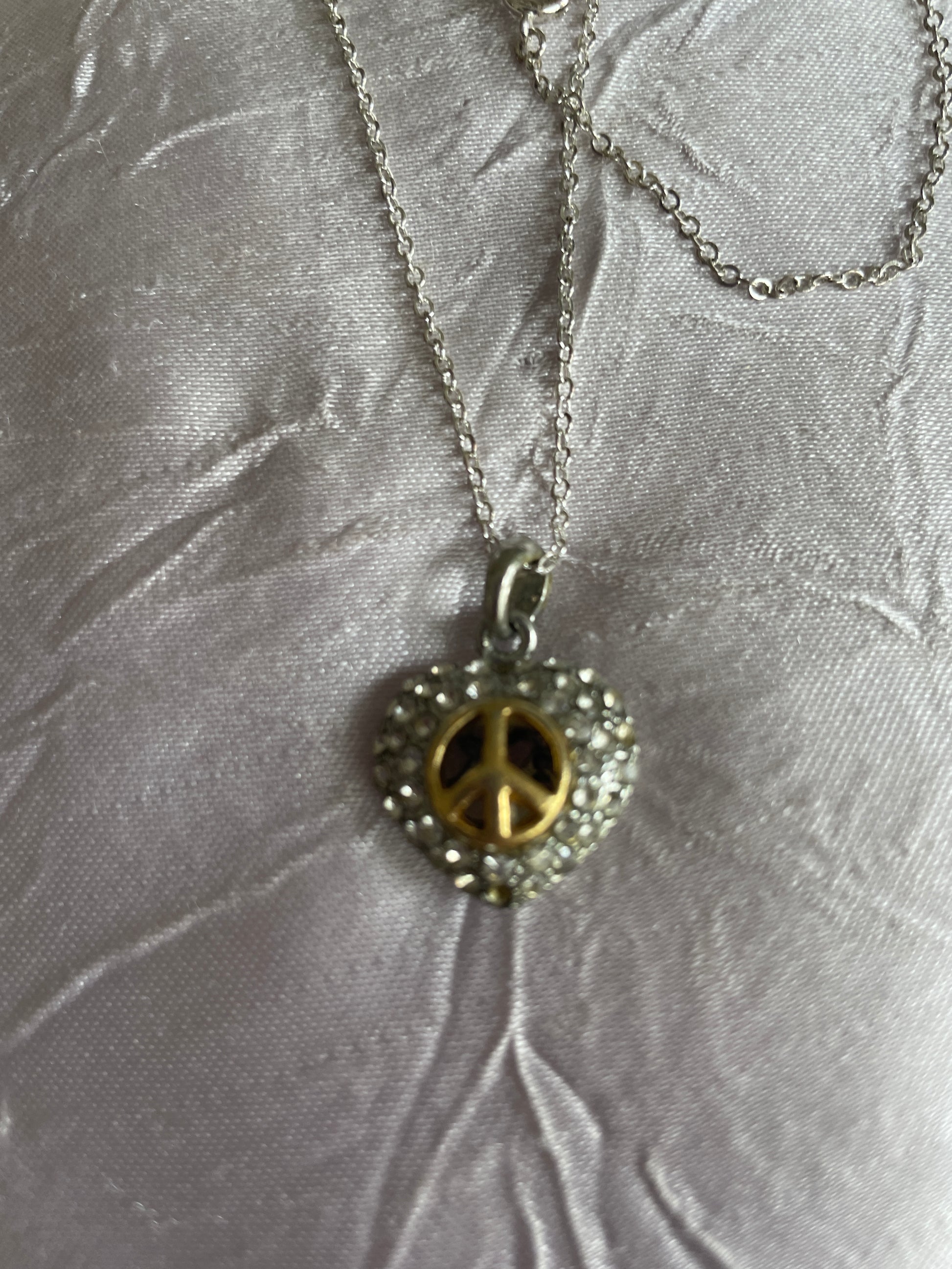  Delicate Silver Chain 2000s Heart Peace Sign Pendant Necklace
