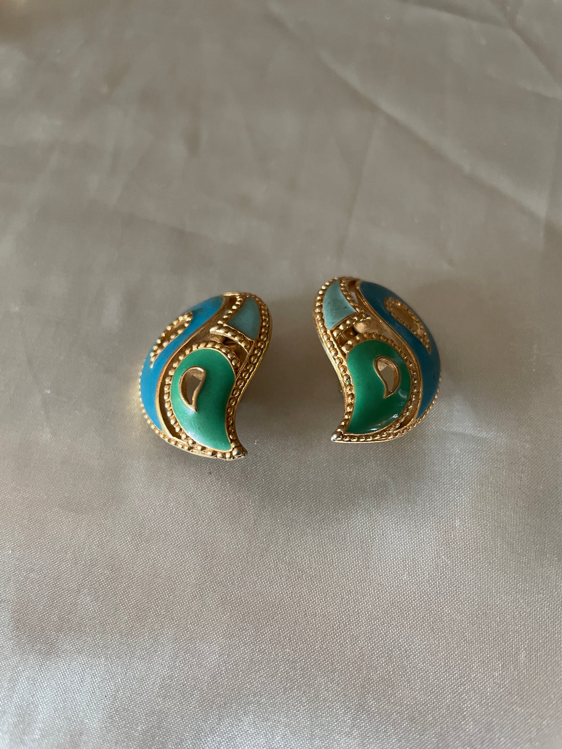 1080s Avon Clip earrings