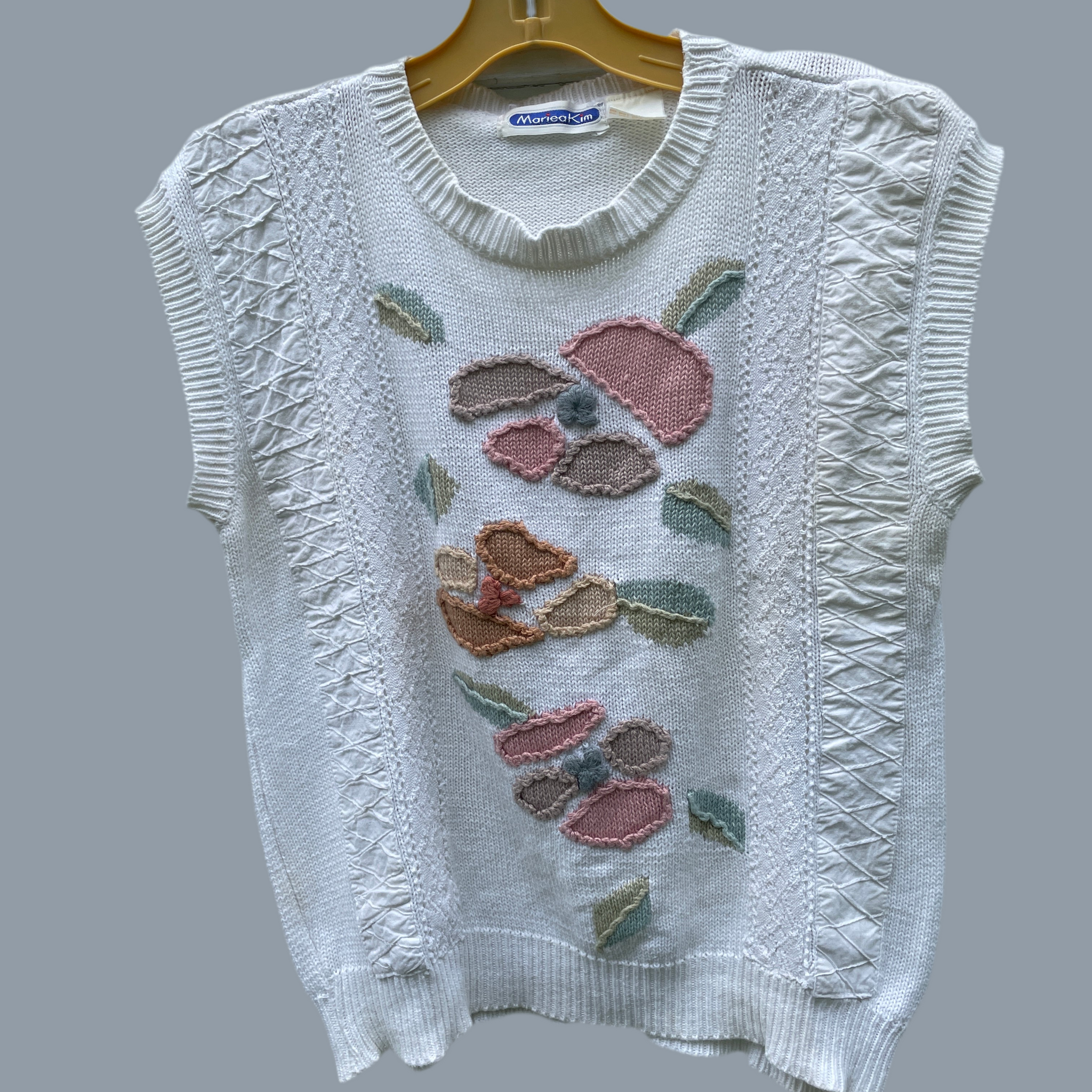 70s Vintage Mariea Kim Handmade White Knit Sleeveless Decorative Vest Top M