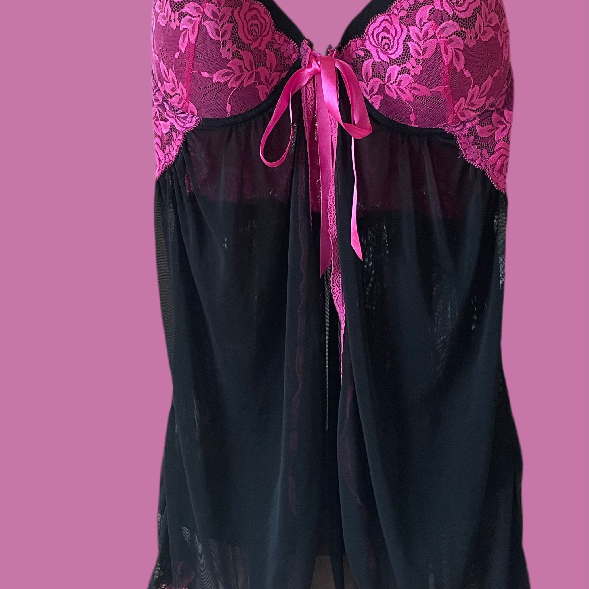 2000s Black Pink Lace Ribbon Bow Lingerie Sleepwear. 2X