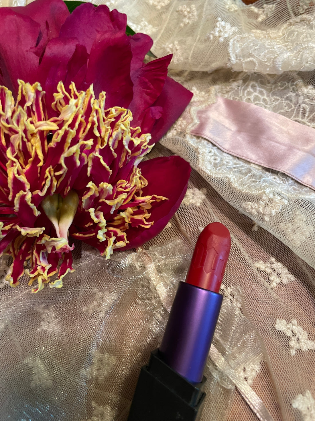 2000s Urban Decay Vice Red Matte Lipstick .11oz New in Box  Comes with Gift Pouch