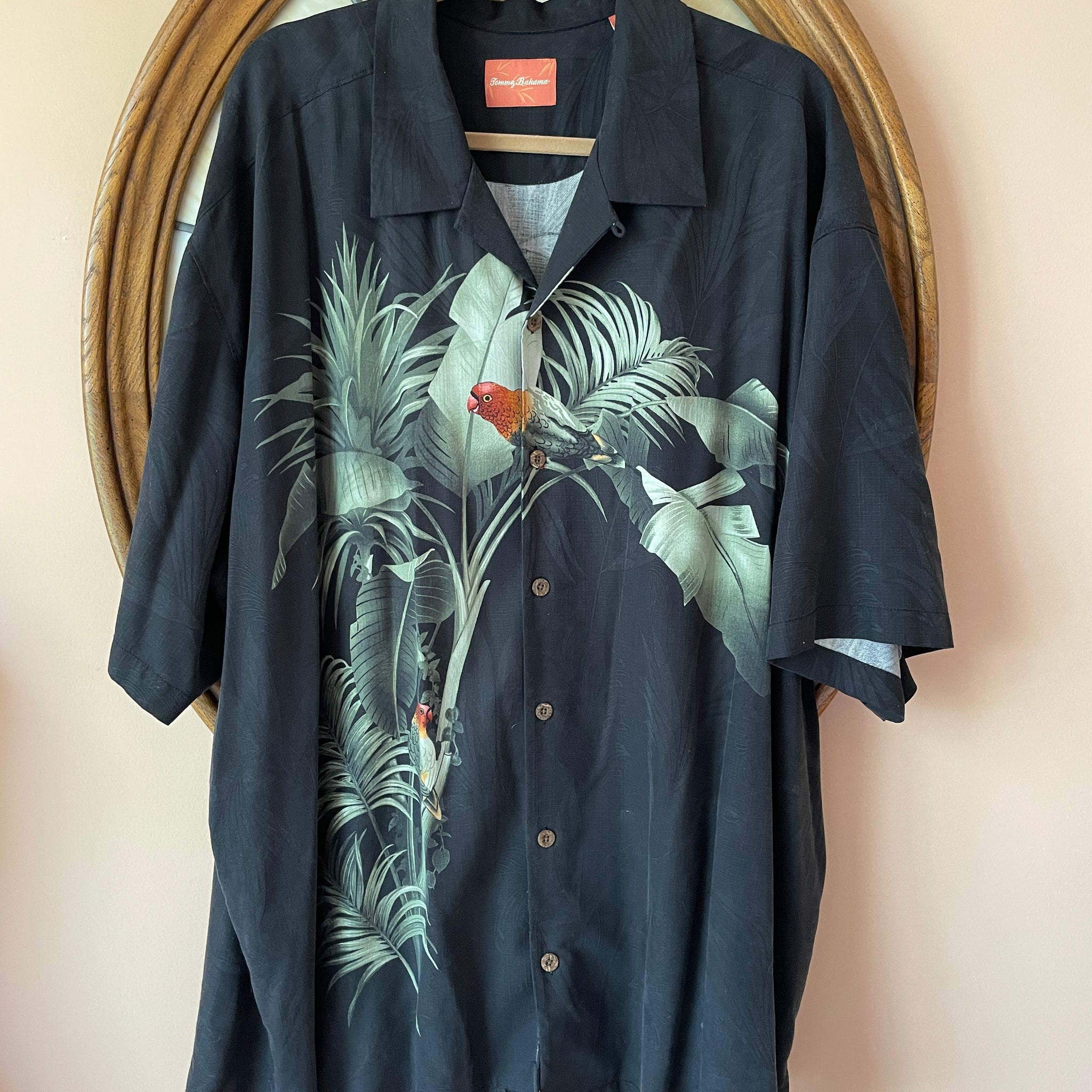2000s Black 100% Silk Tropical Parrot Design Button Men’s Shirt Top XXL