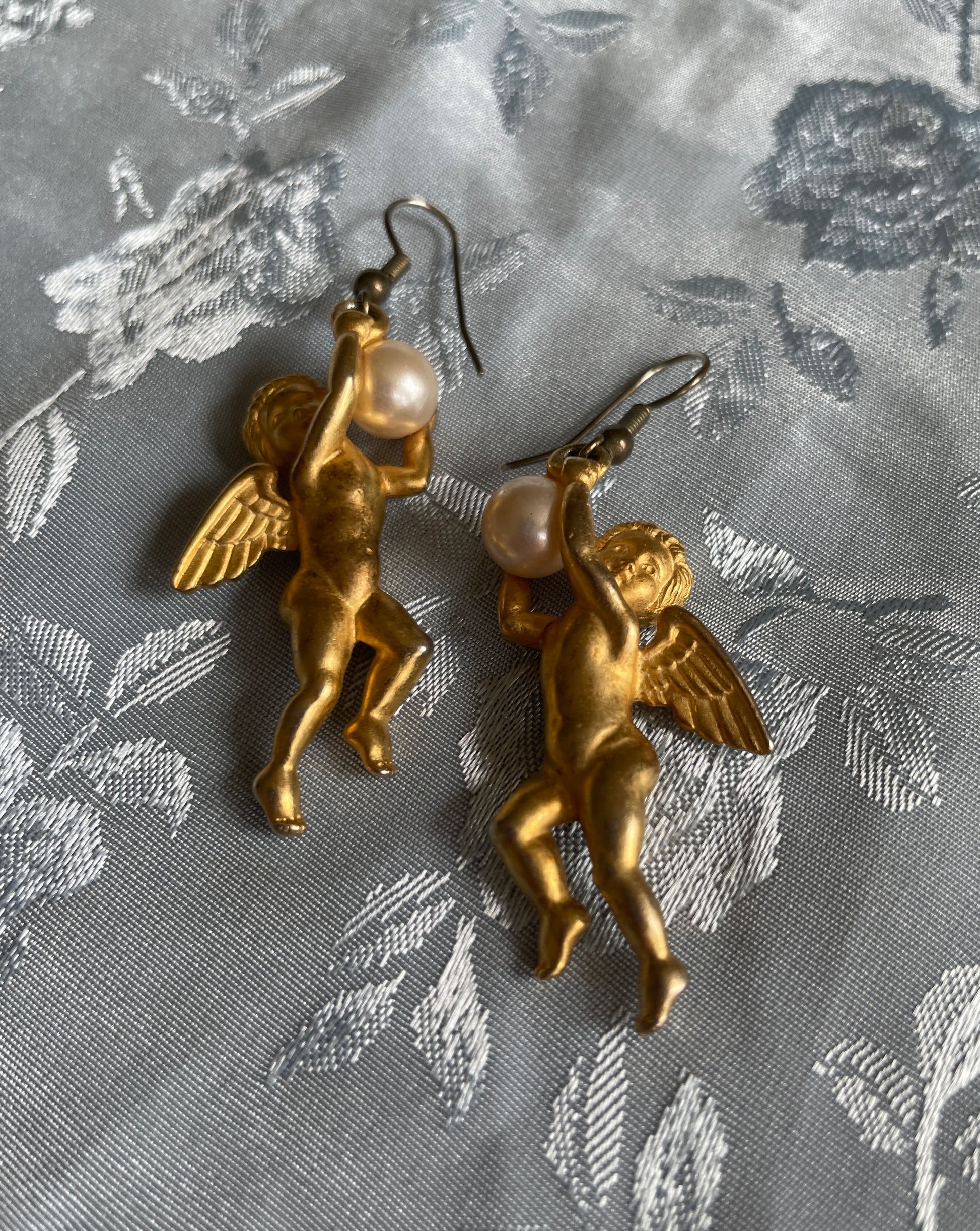 bintage cupid earrings  80s Gold Tone Faux Pearl Cherub Earrings