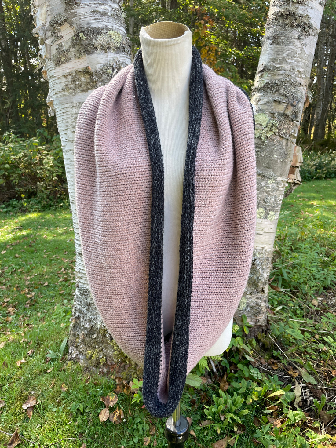 2000s Cotton Acrylic Blend Gray Mauve Knit Winter Circle Scarf