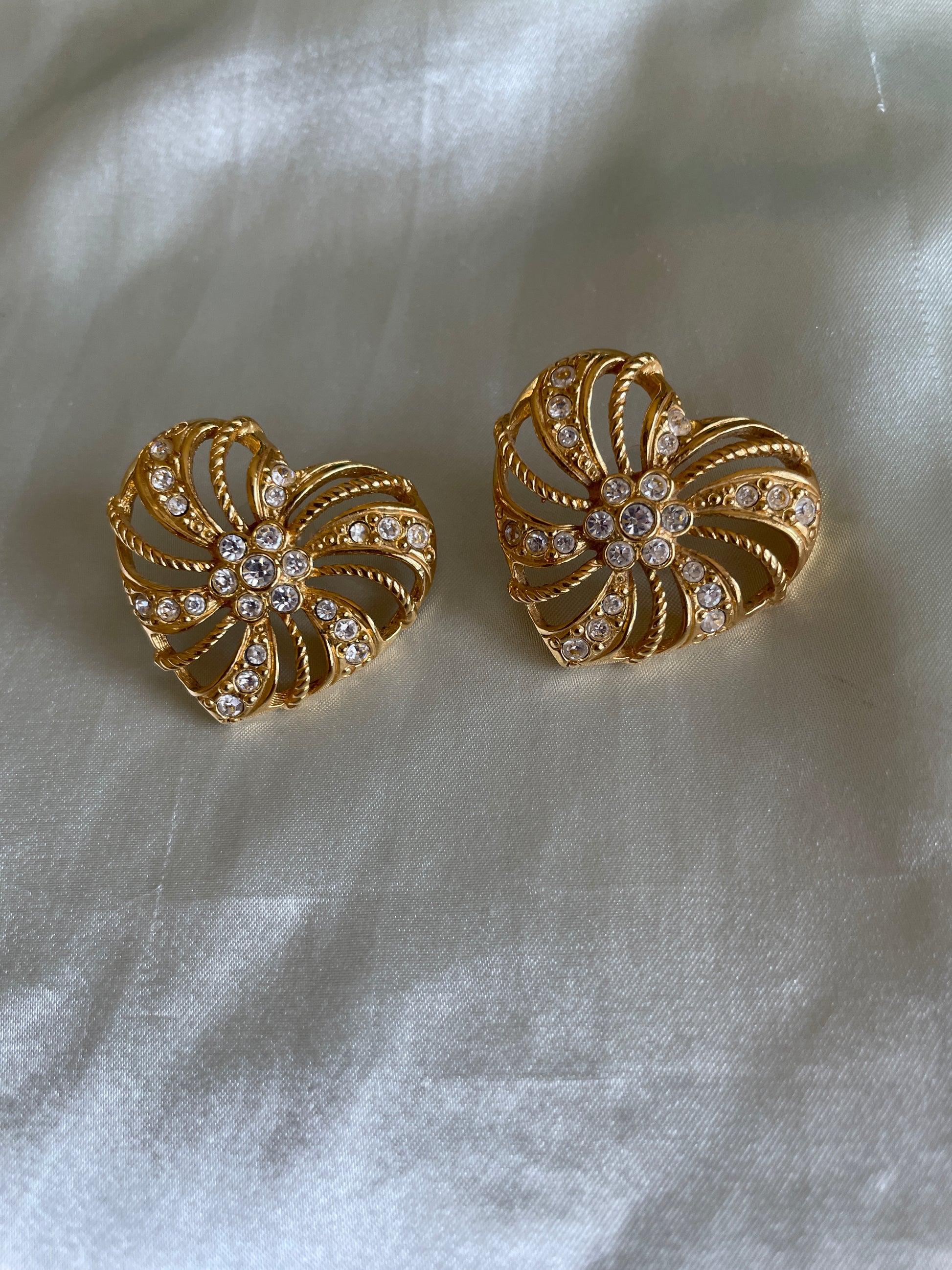  Sparkly Gold Tone Rhinestone 2000s Pierced Earrings
