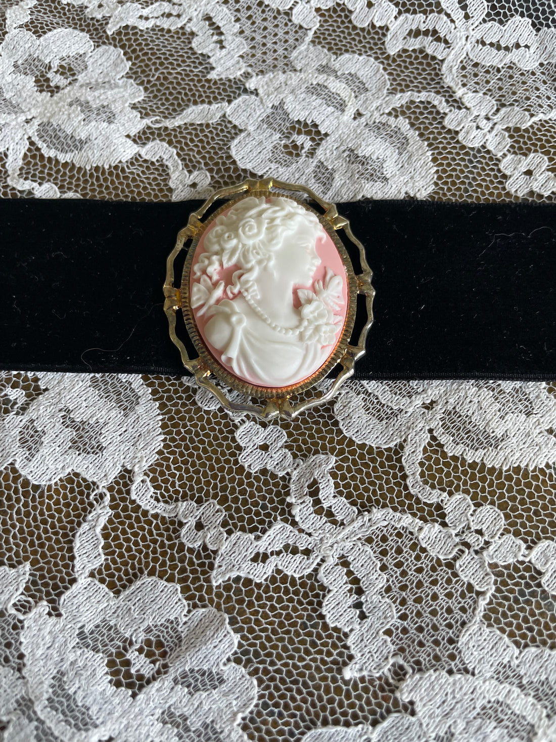 Lovely choker necklace. 1050s Portrait Pendant. Lack Ribbon Strap.