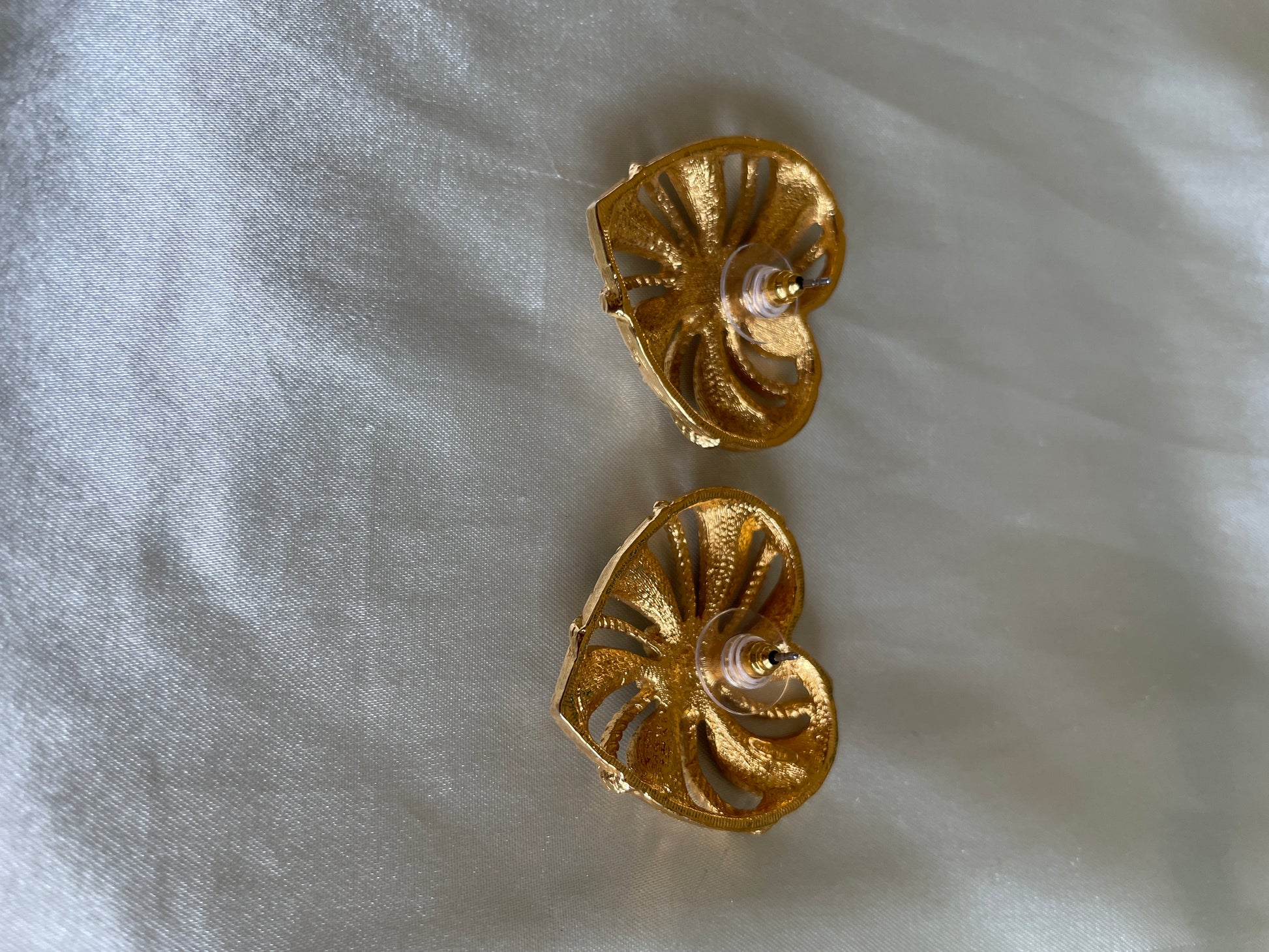 Sparkly Gold Tone Rhinestone 2000s Pierced Earrings
