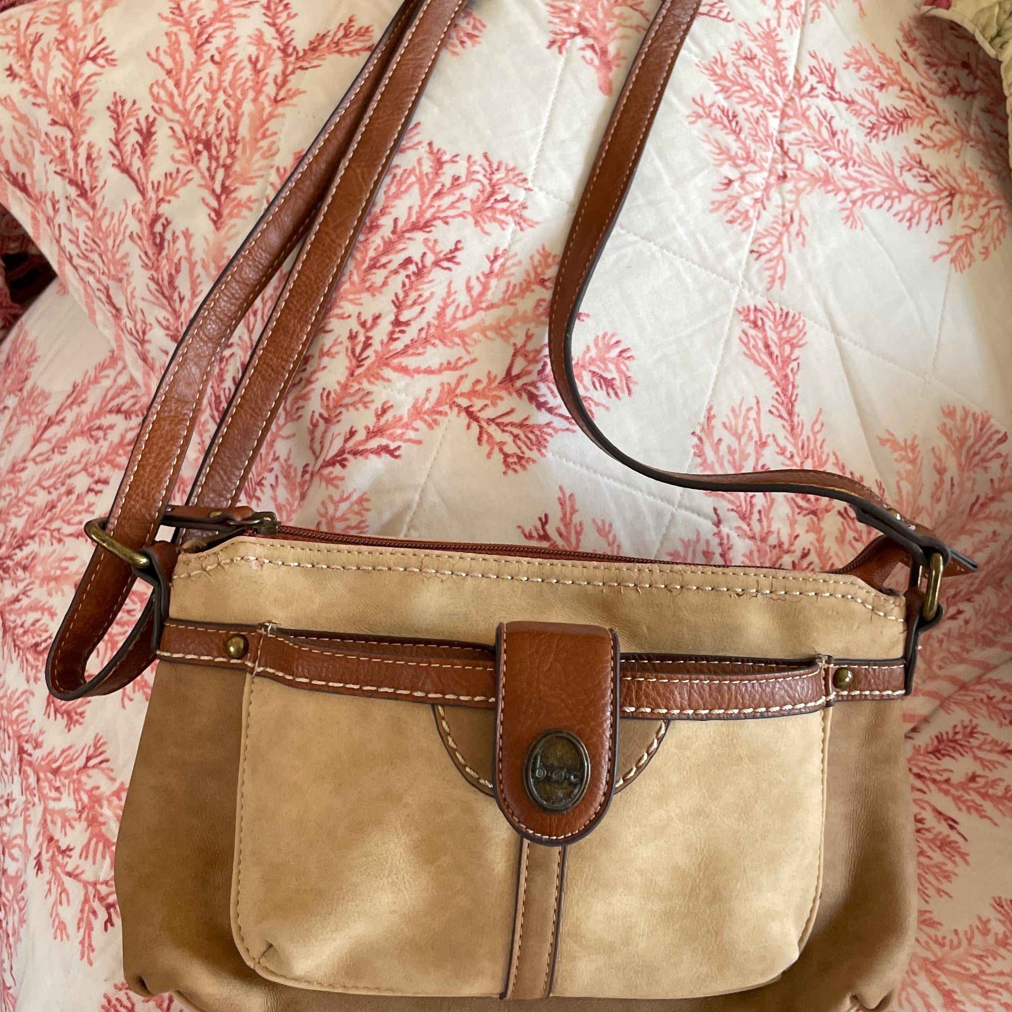 2000s Faux Leather Beige Brown Zip Closure Adjustable Strap Crossbody Purse