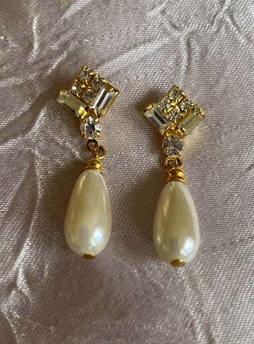 2000s Gold Tone Faux Pearl Crystal Drop Pierced Earrings