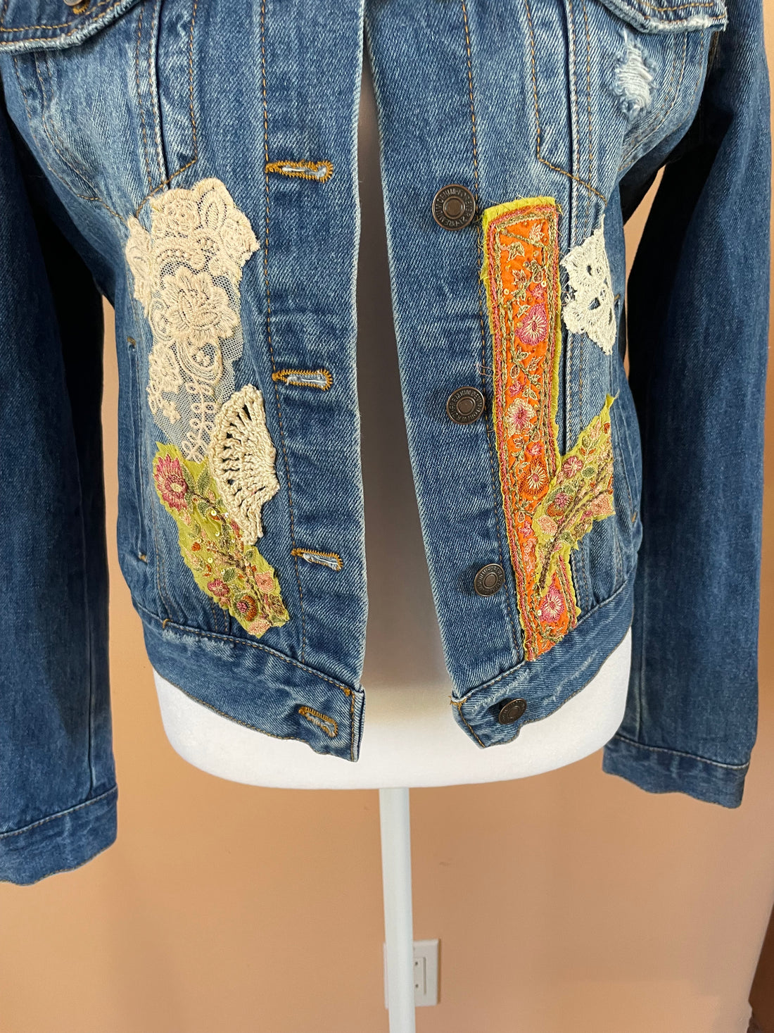 2000s Repurposed Vintage Lace Fabric Appliqué Cropped Denim Jacket X/S