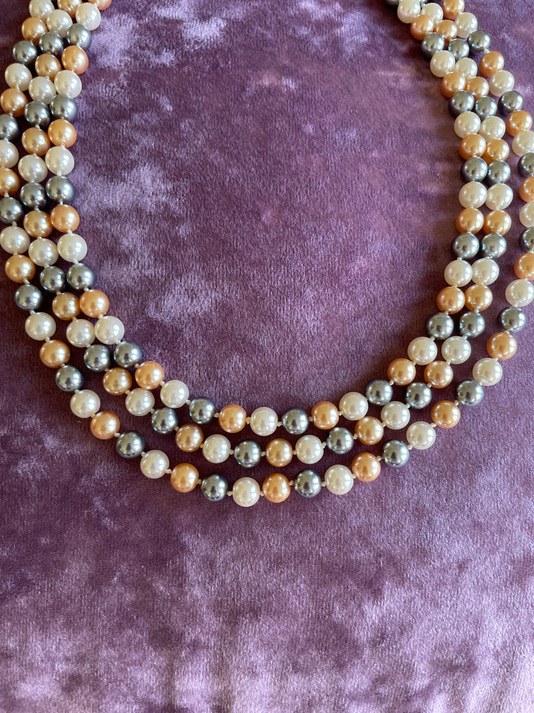 90s Vintage 3 Strand Gold Tone Glass Faux Pearl Necklace