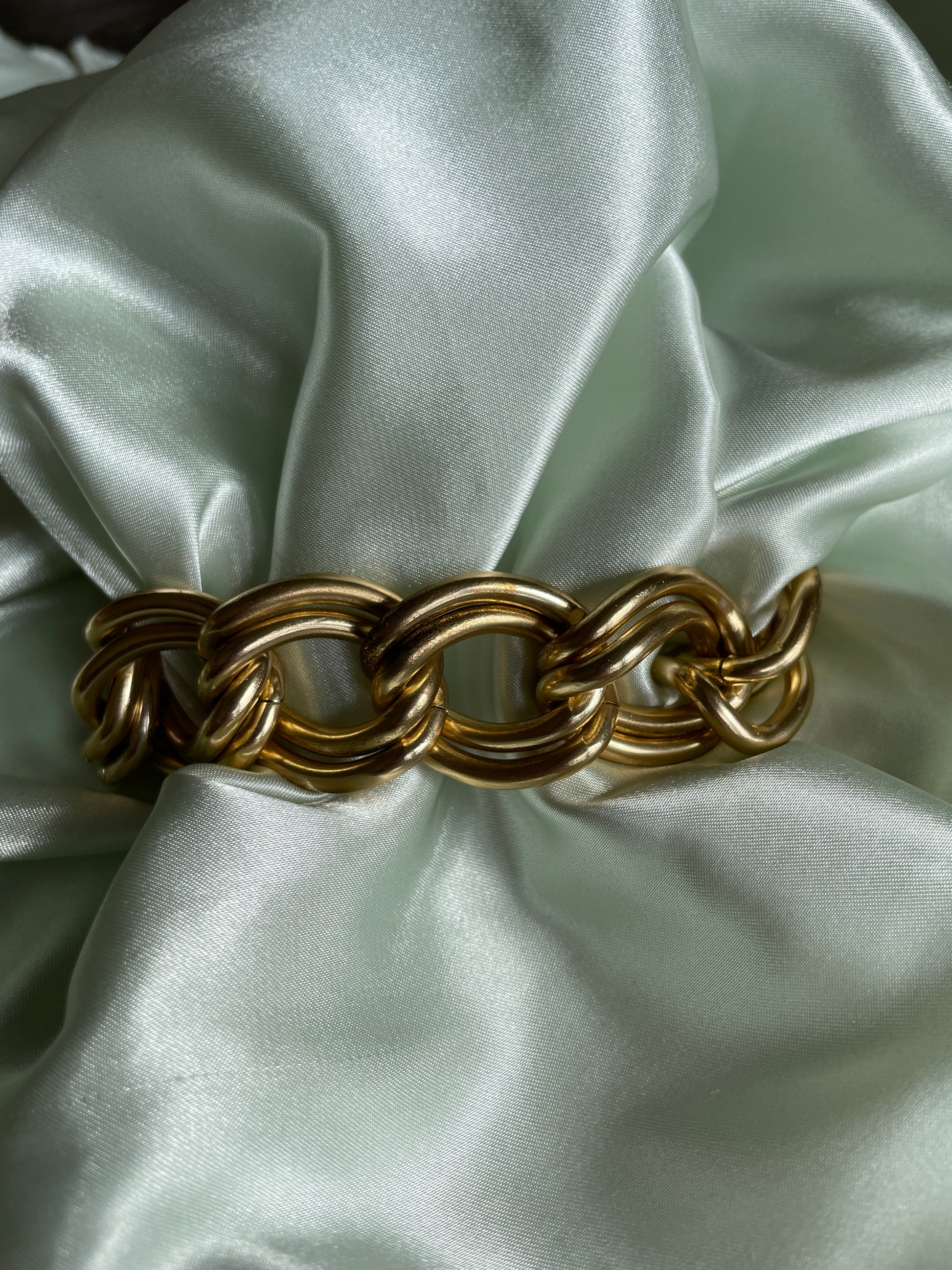  90s Gold Tone Double Link Chain Bracelet