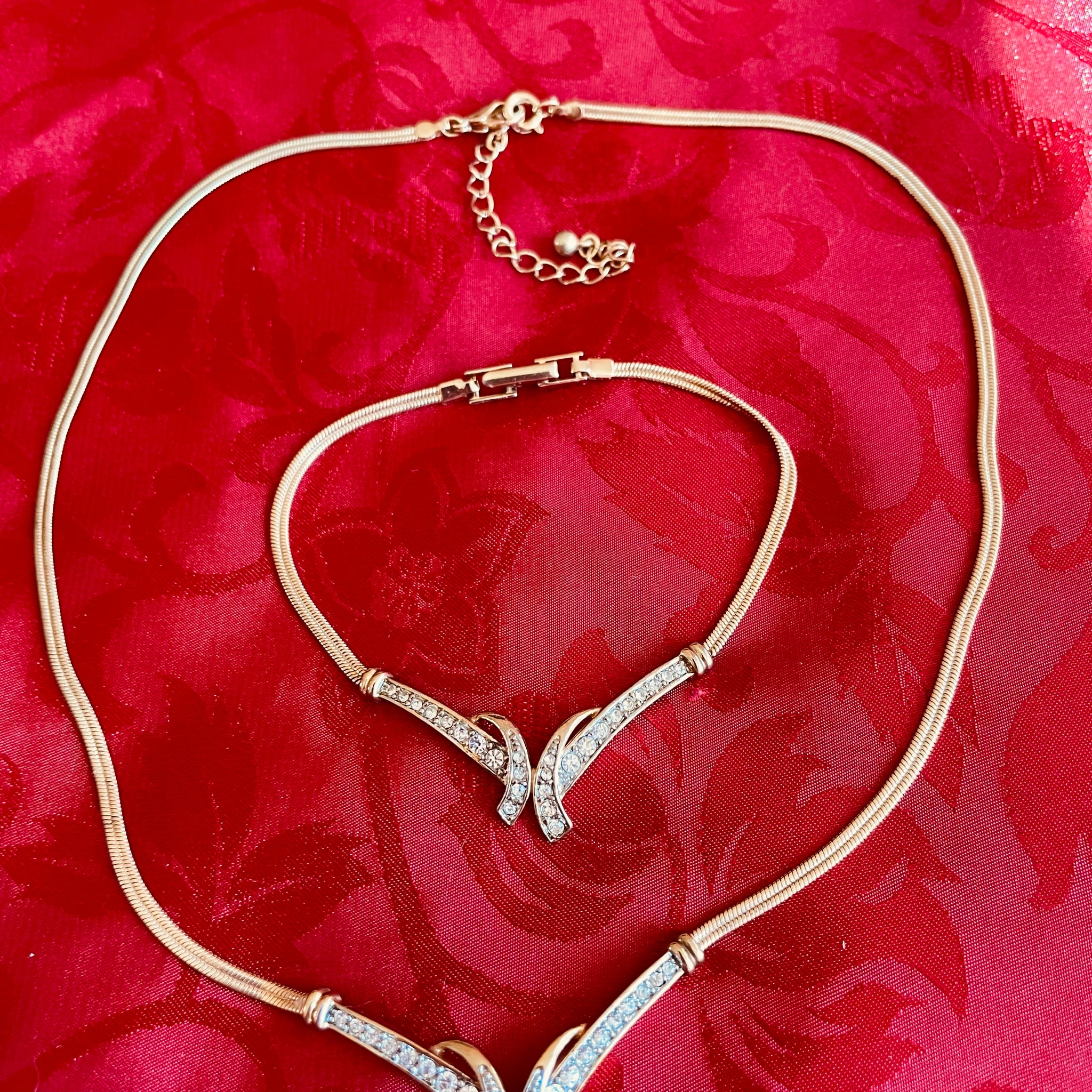 Vintage Nina Ricci Gold Tone Necklace Bracelet Set