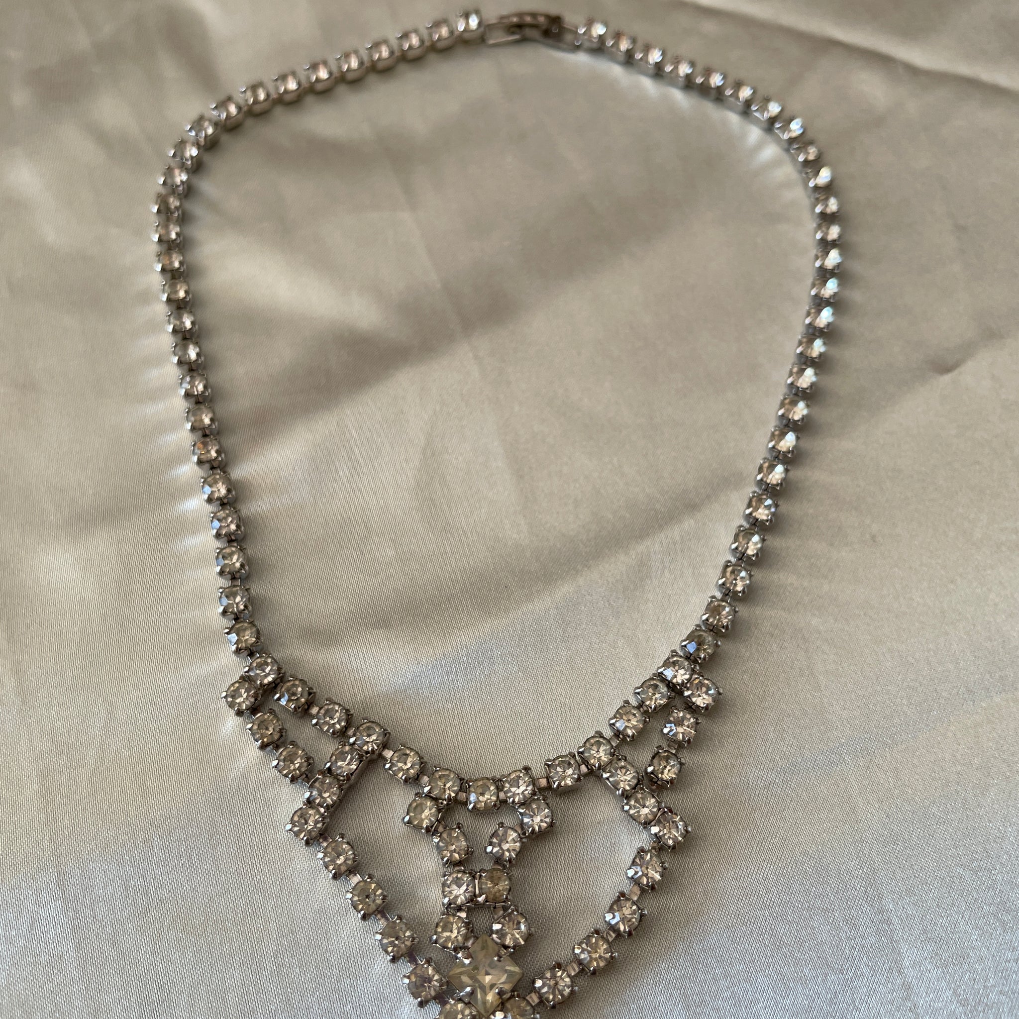 50s Beautiful Clear Rhinestone Silver Tone Choker Necklace