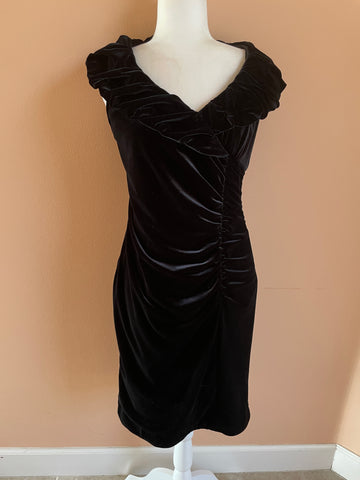 Adrianna Papell 2000s Fitted Knee Length Ruched Black Velvet Cocktail Dress S