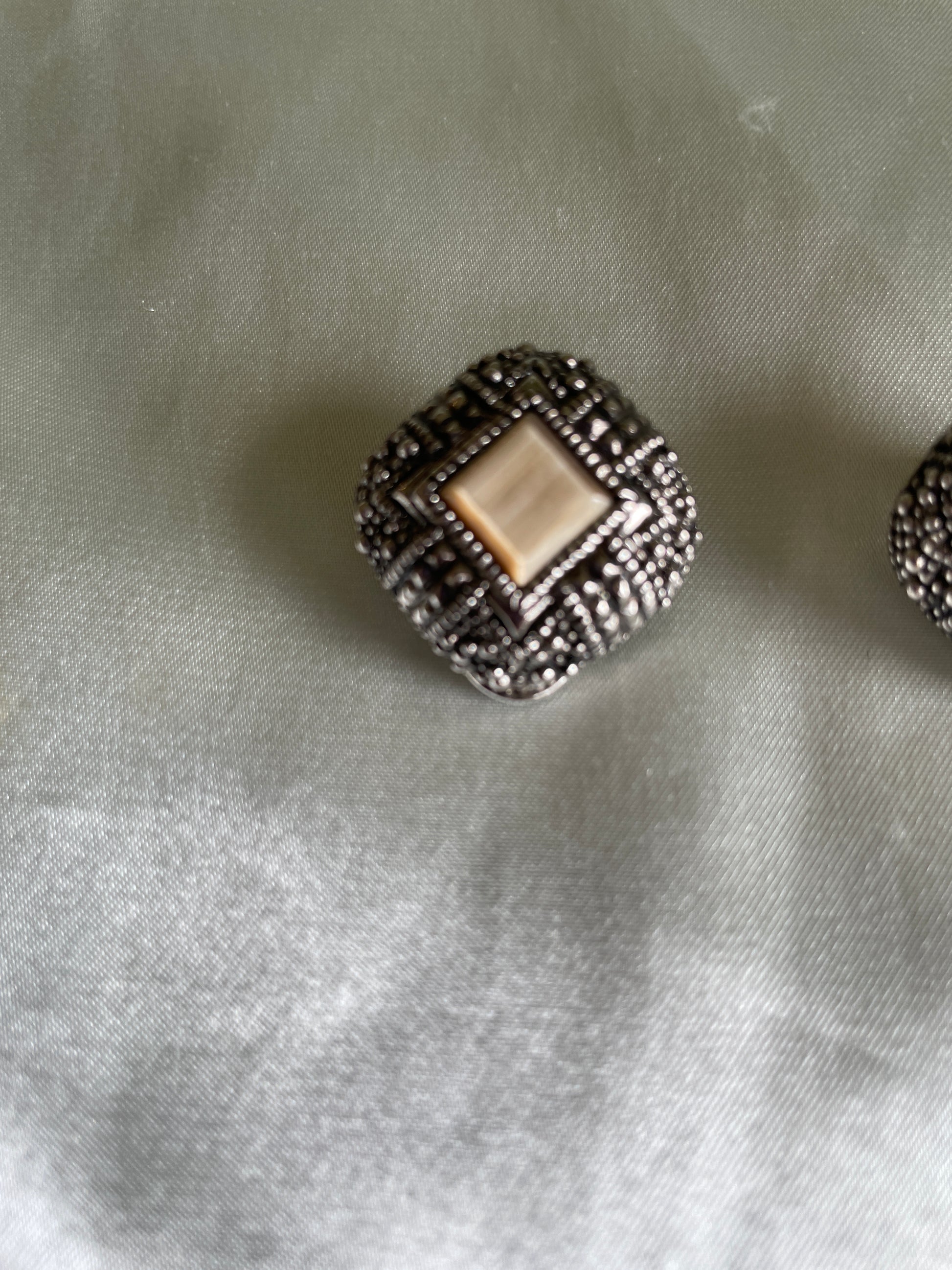  80s Silver Tone Mother of Pearl Accent Clip Earrings