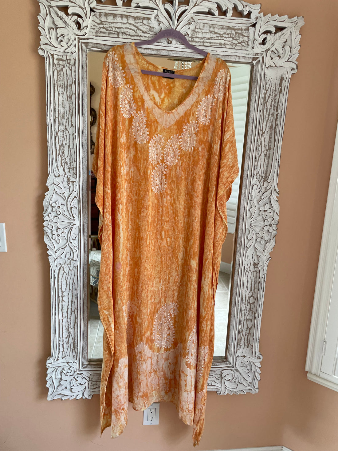 Beautiful Flowing Kaftan  Paisley Embroidery Resort Lounge Wear One Size