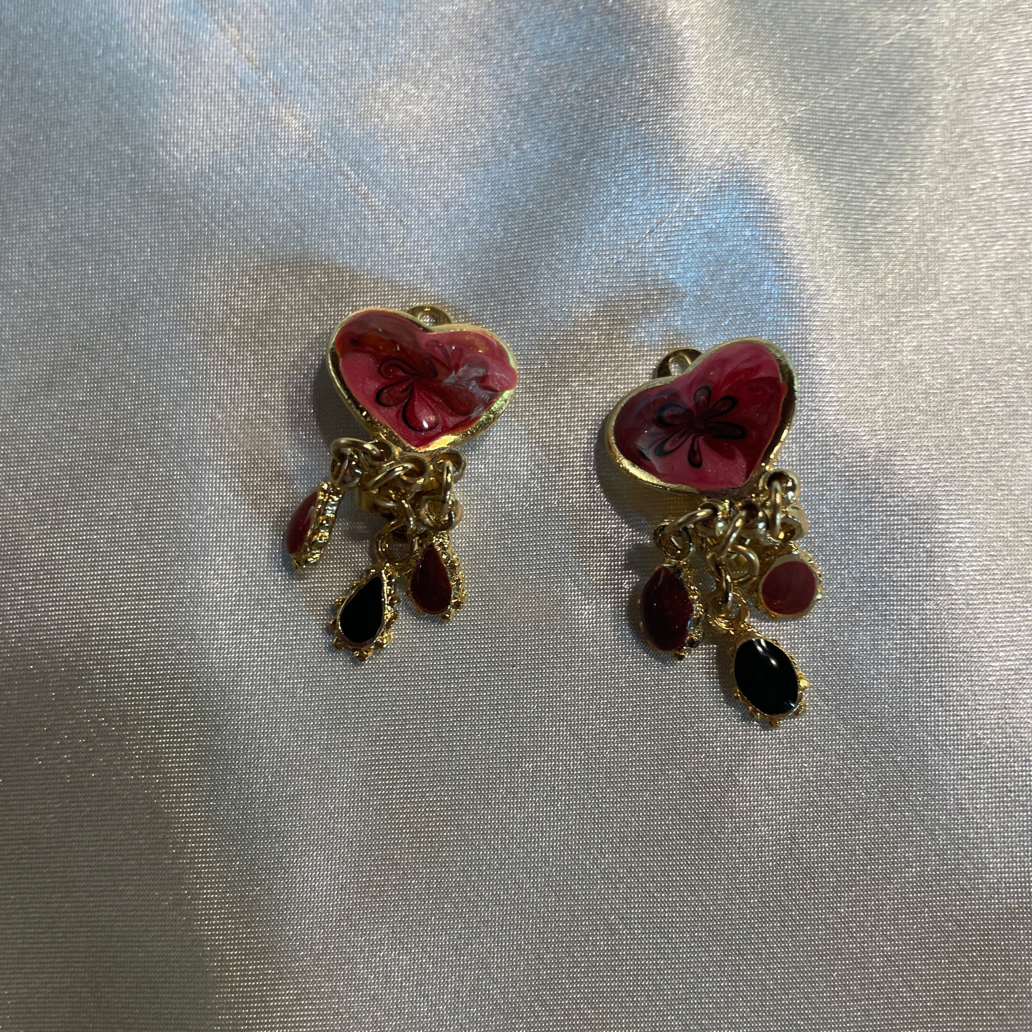 red heart clip earrings 
