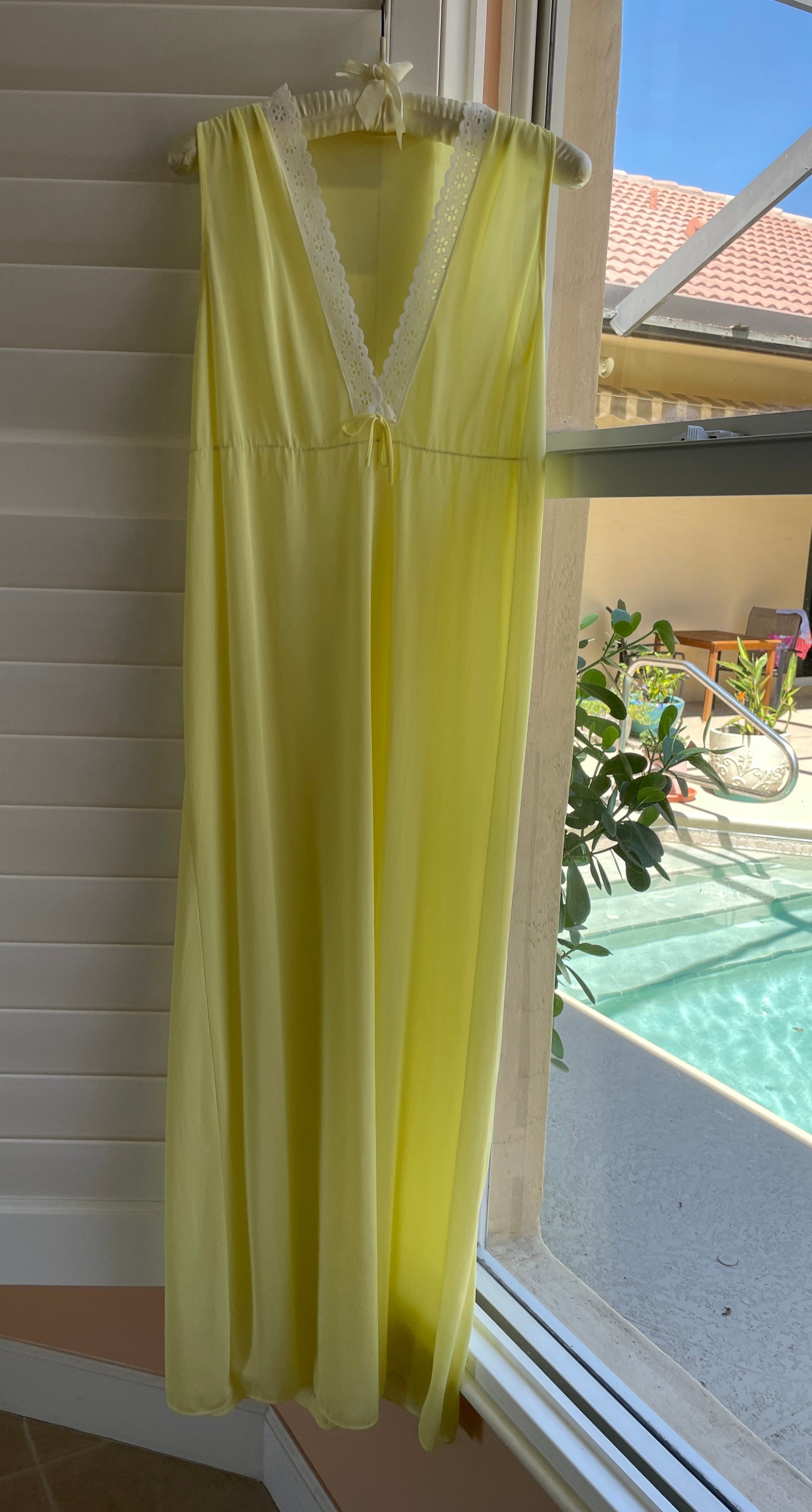 90s yellow lingerie gown 90s Striking Yellow Bow Accent Nylon Sleeveless Lingerie Maxi Gown M