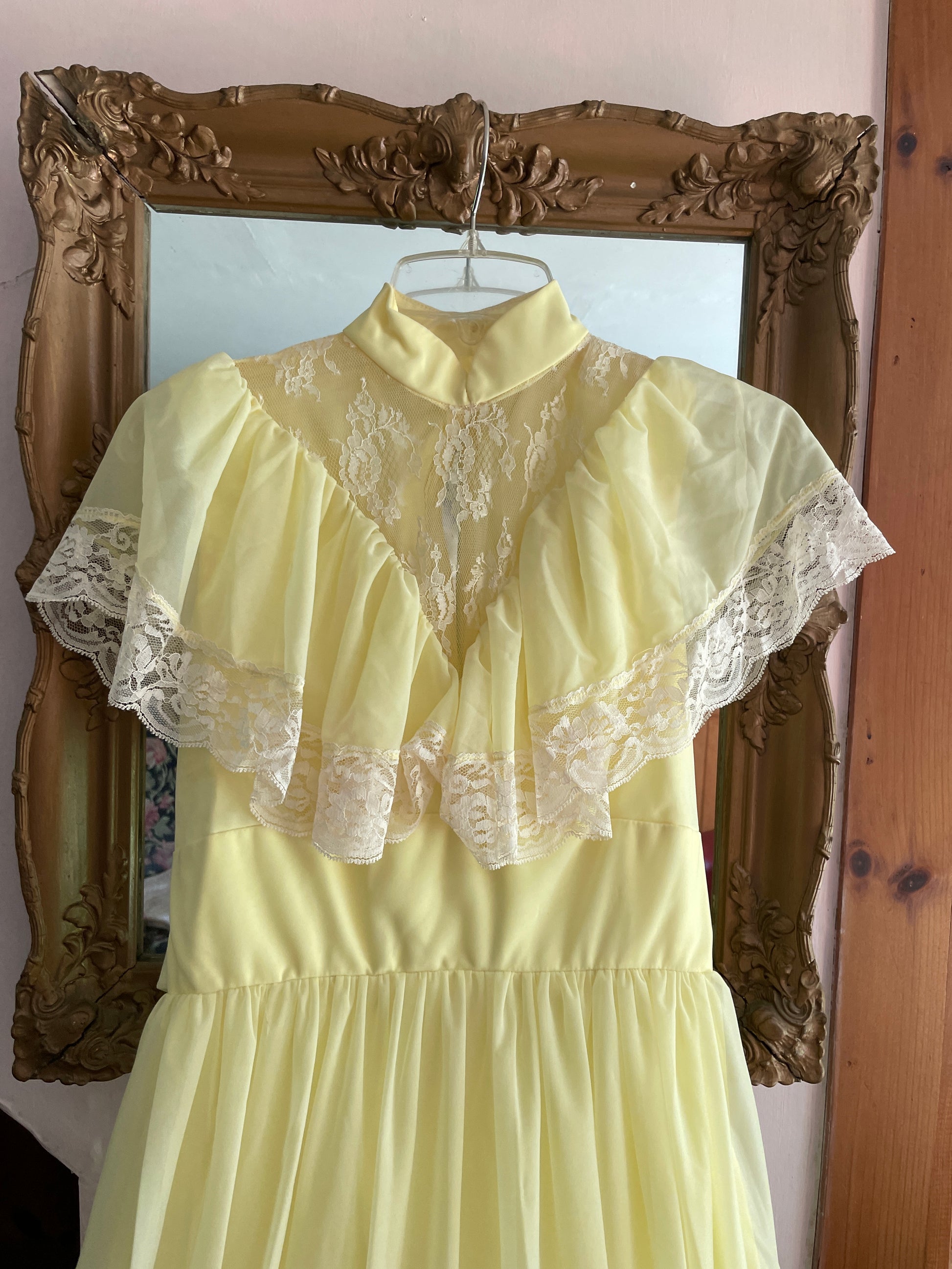  70s Lovely Yellow Sheer Poly Chiffon Lined Lace Bodice Ruffles Tie Back Vintage Prairie Dress S