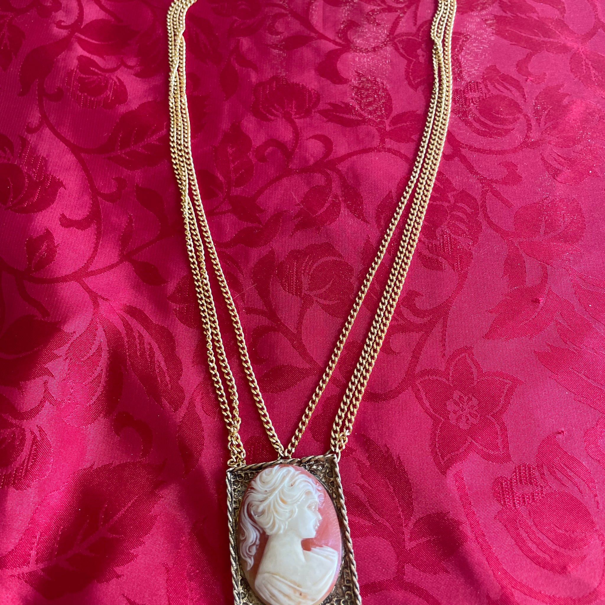 Vintage Gold Tone Chains Relief Portrait Pendant Necklace