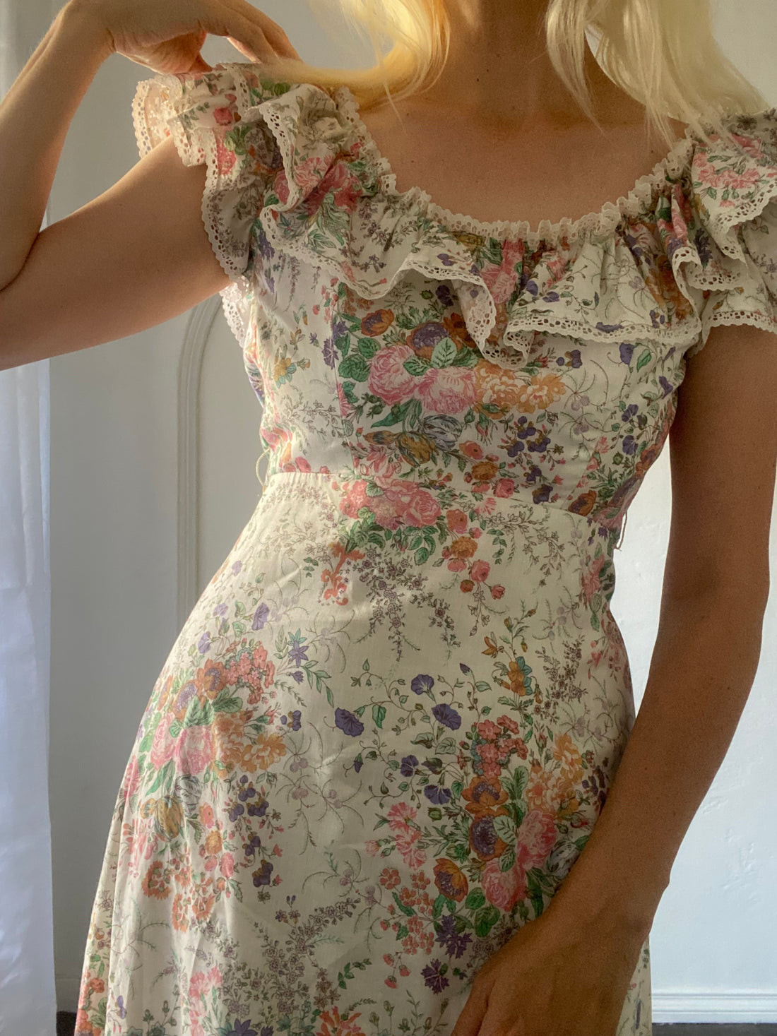 Vintage Handmade Cotton Floral Lace Ruffled Maxi Dress. X/S