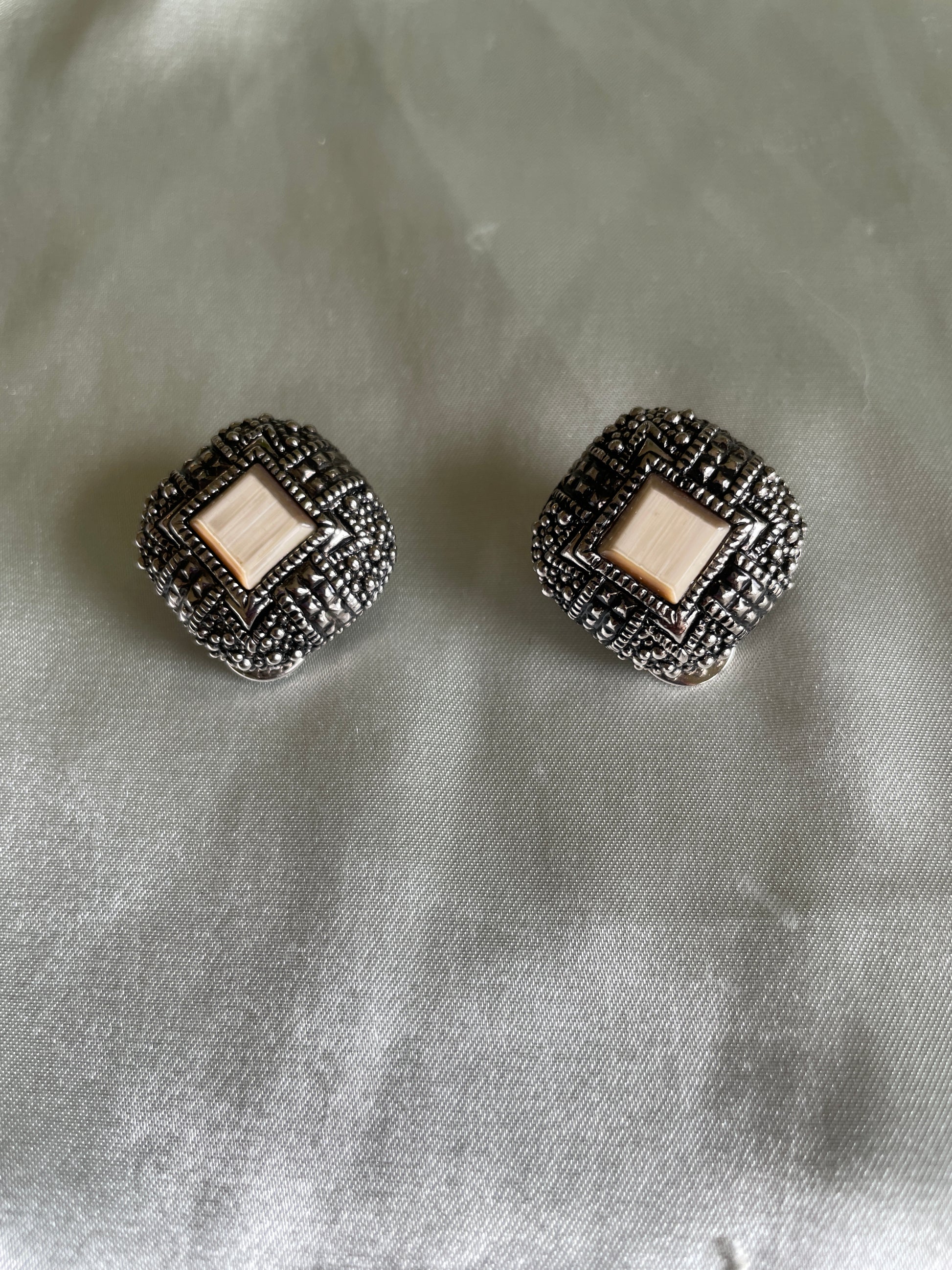 50s clip earrings  80s Silver Tone Mother of Pearl Accent Clip Earrings