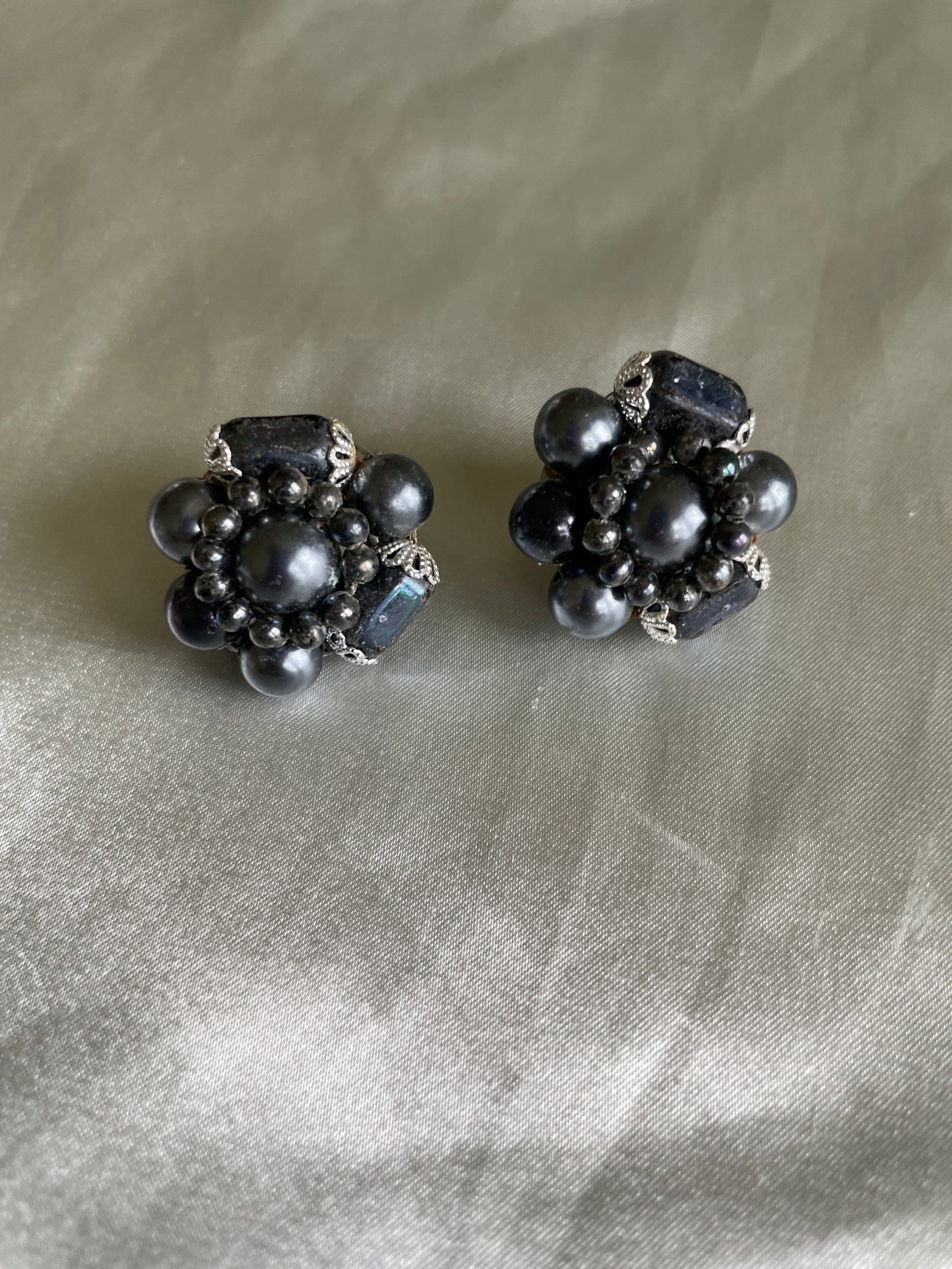  50s Gray Cluster Beaded Flower Clip Earrings