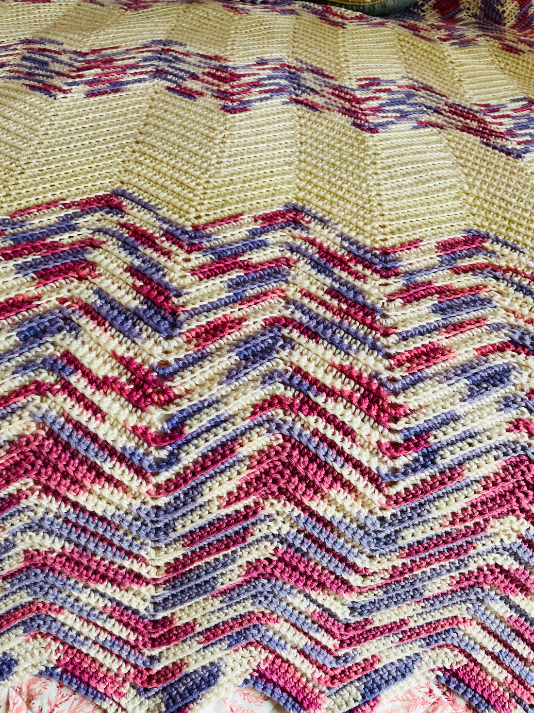 80s Vintage Handmade Acrylic Knit Chevron Design Blanket  Decor Throw Afghan