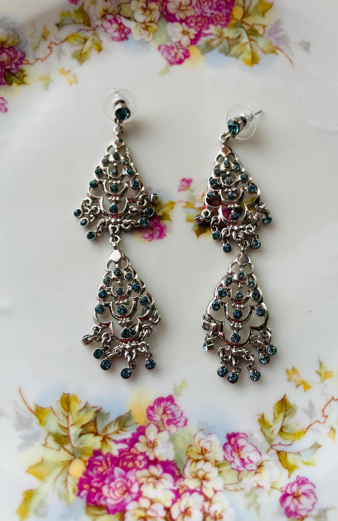 Cascading Rhinestones Glam Chandelier Pierced Earrings