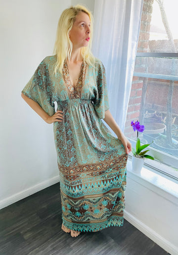 2000s 100% Silk Floral Angel Sleeve High Side Slits Beach-Resort Dress. Sm