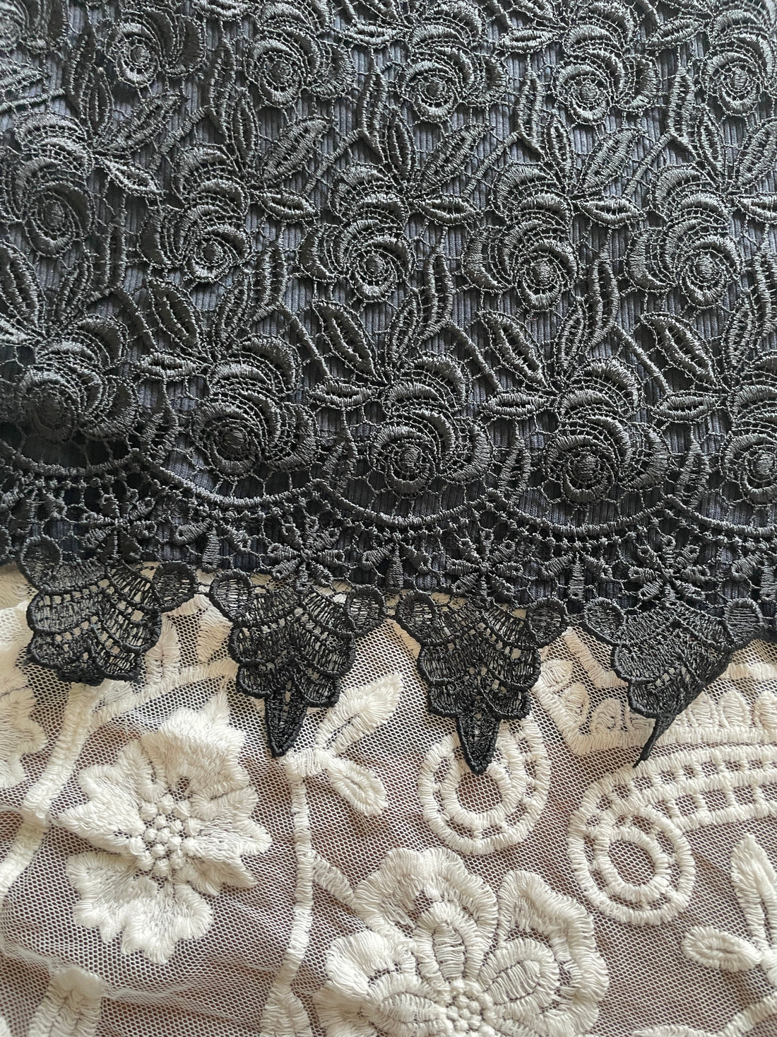 90s Vintage Black Cotton Stretch Decorative Design Lined Pullover Top  S/M