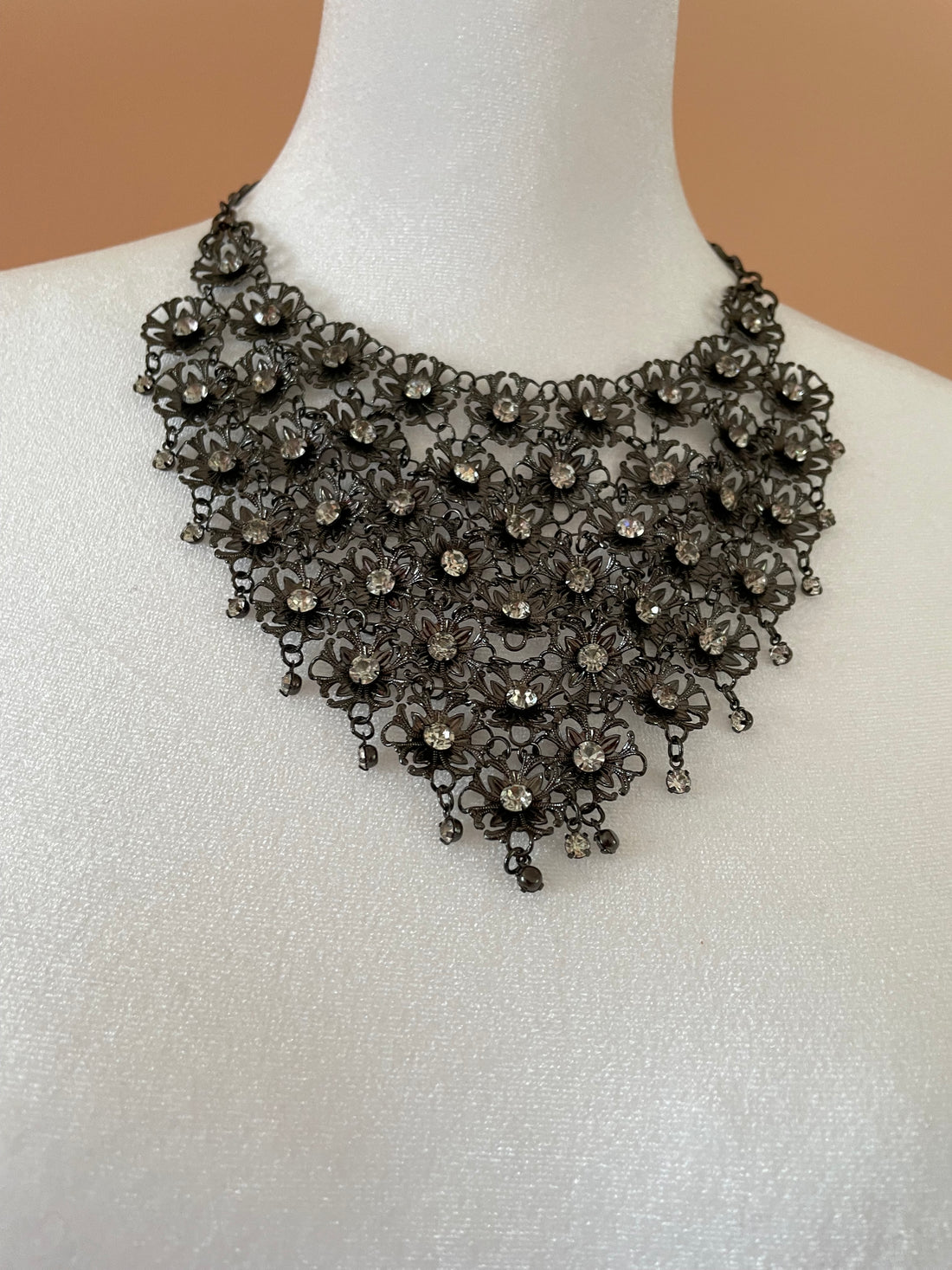 70s Vintage Lacy Flower Rhinestone Chainmail Necklace
