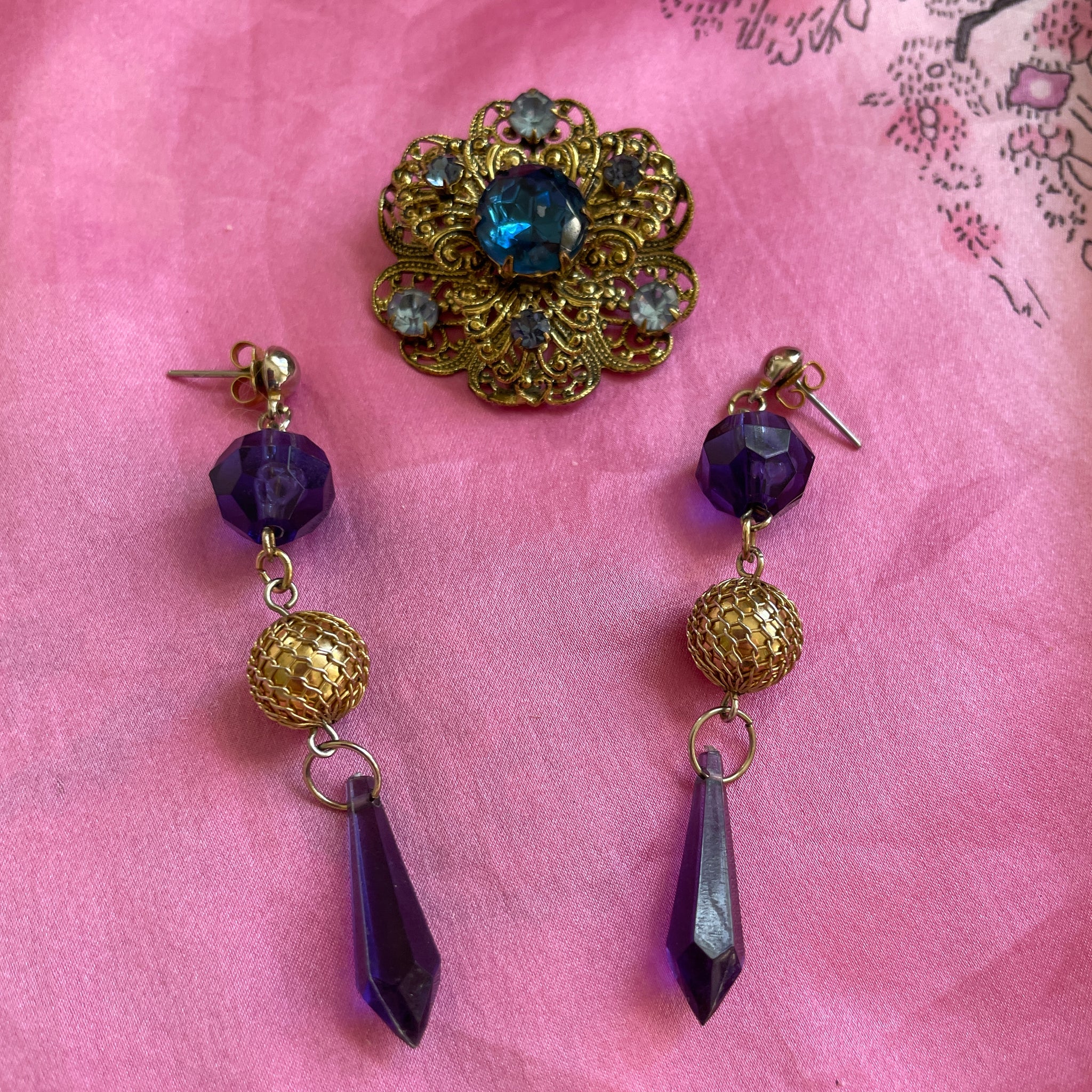 vintage brooch earring set