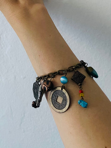 Vintage 70s Asian Brass Tone Charm Bracelet