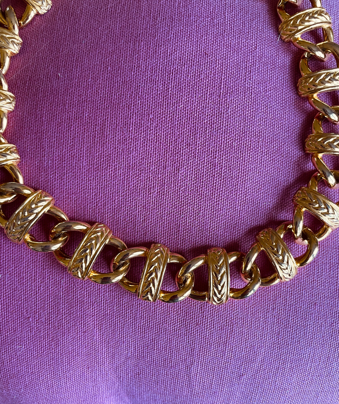 2000s Anne Klein Gold Tone Chunky Toggle Closure Necklace