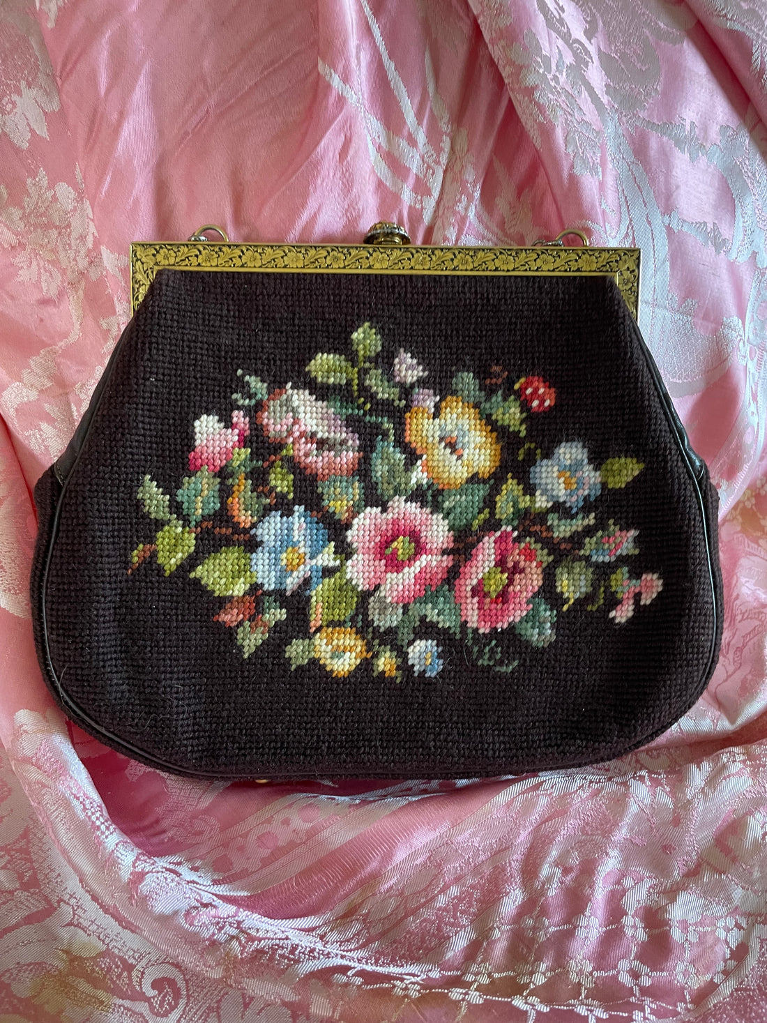 Vintage 40/50s Brown Floral Needlepoint Tapastry Handbag.