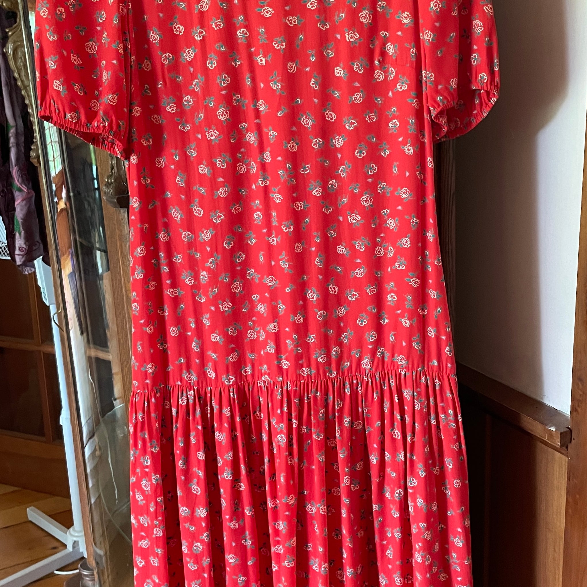 70s Vintage Red Floral Print Rayon Back Zip Collar Drop Waist Midi Dress Sm