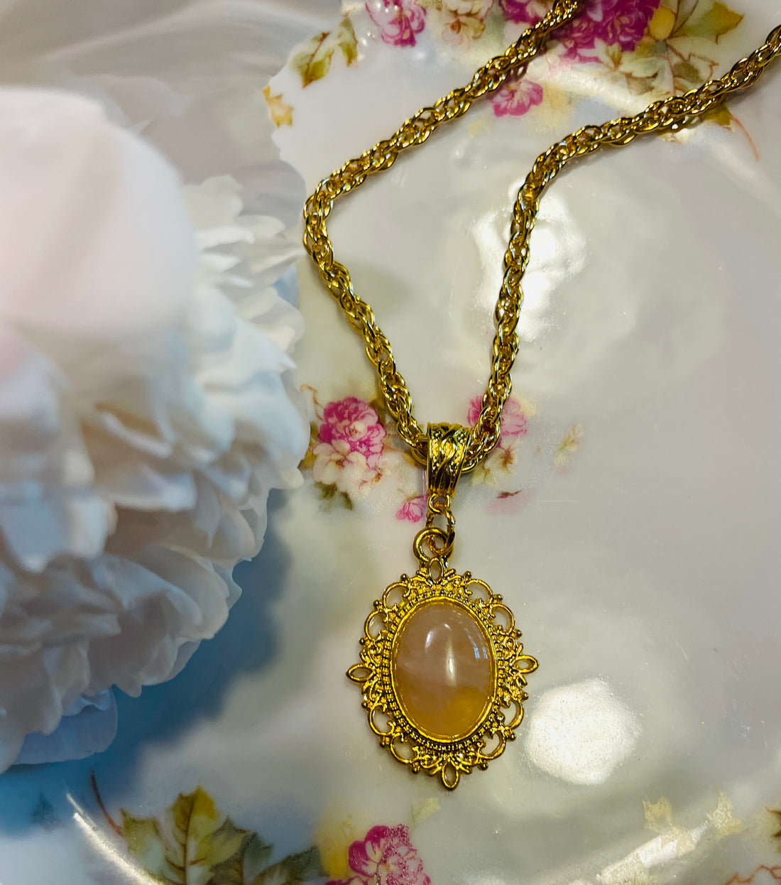 80s Vintage Pink Rose Quartz Gold Plated Chain Lovely Pendant Necklace